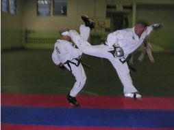 (36)palestra 24-5-05 097.jpg